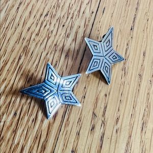 Bahgsu Sterling Silver Star Earrings